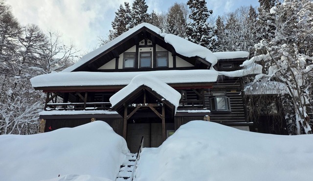 Luxury Family Ski Retreat Myoko Powder Chalet