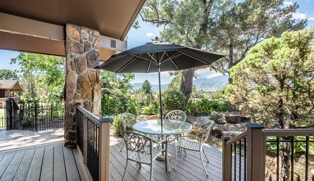 Luxury Living in Kissing Camels in Colorado Springs