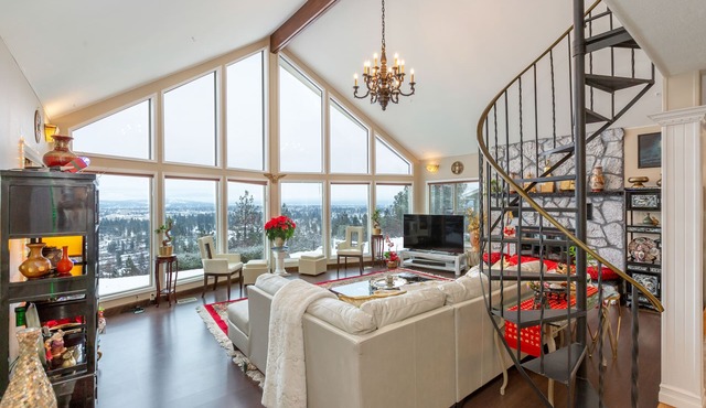 Luxury Panoramic View Home in Spokane