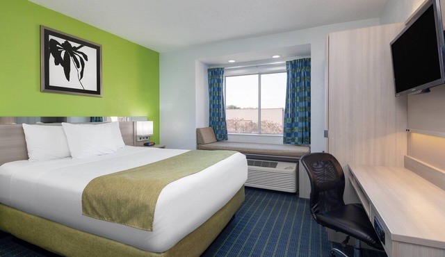 Microtel Inn by Wyndham Cornelius/Lake Norman in Cornelius