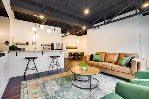 Modern 3BR Home Near JMU - EMU | Sleeps 6 in Harrisonburg
