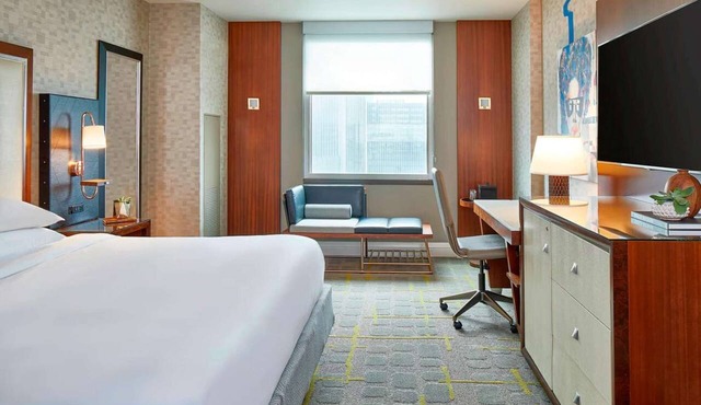 Near Downtown Atlanta | Pet-friendly. Gym. Dining in Atlanta