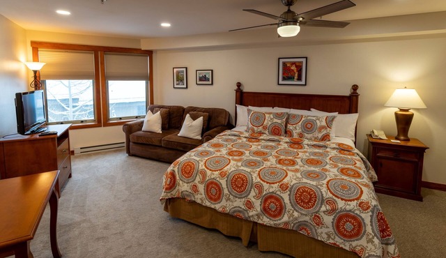 NEW! 1307B - King Standard Eagle Springs West in Solitude