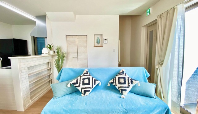 New Onna | Cozy BBQ terrace, 8-min beach, snorkeling, SUP, sleeps 7, parking in 恩納村