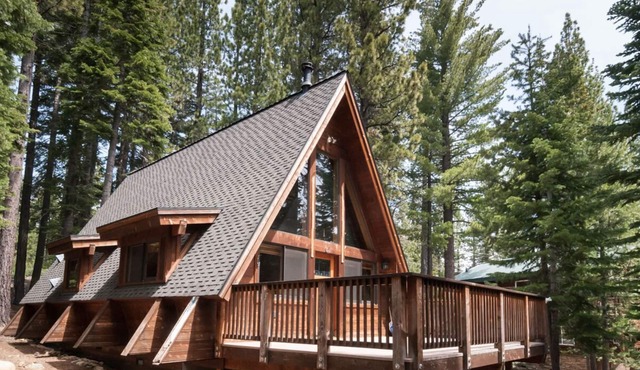 Nicely updated Chambers cabin w/pool, beach and tennis! in Homewood