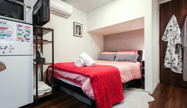 North Cottage Studio Apartment with private entrance
