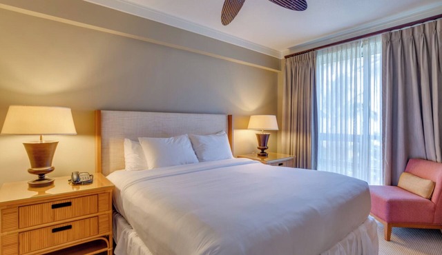 Oceanfront Maui Stay | 2 Bedroom Partial Ocean View near Lahaina Harbor in Lahaina