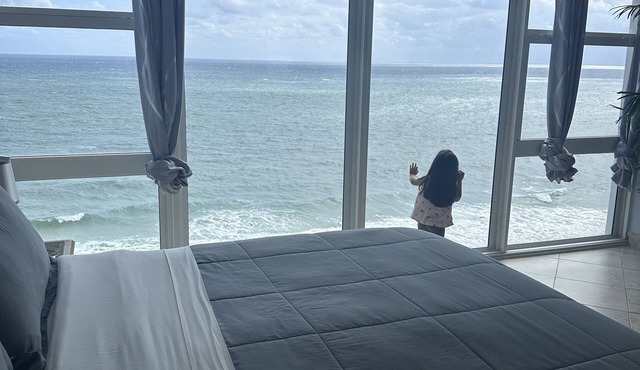 On the BEACH-BeachOcean Front condo-Balcony-Views every where -No resort fee in Fort Lauderdale