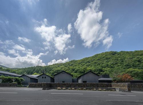 OTARU RETREAT KURAMURE by Onko Chishin