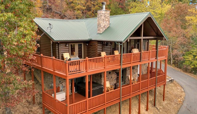 Peaceful and Secluded Cabin with Hot Tub, Game Room, Accommodates 11 Comfortably in Sevierville