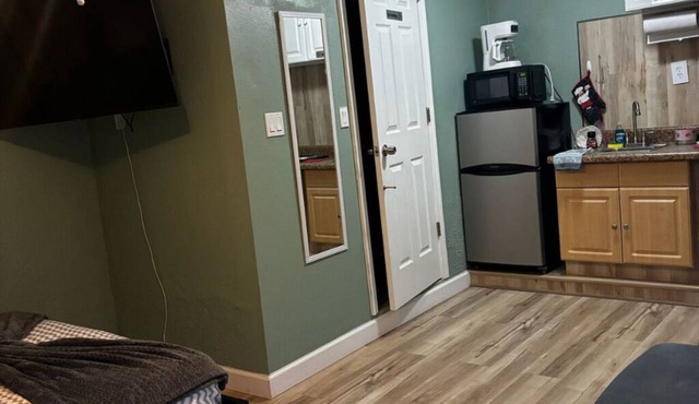 Pet-Friendly 1BR Sarasota Florida Vacation Rental, Patio, Near Beaches, 2 Guests in Sarasota