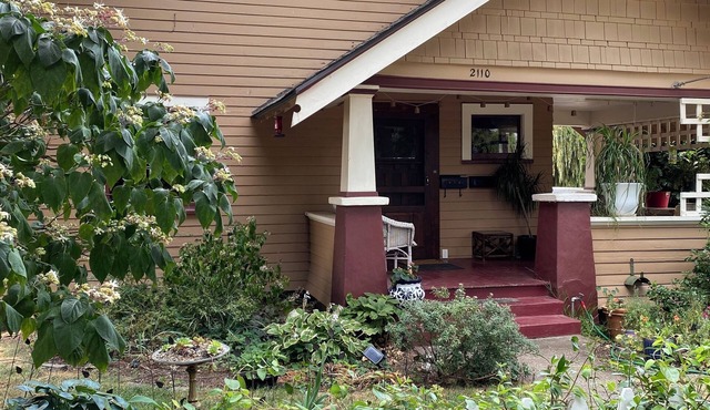 Quaint private studio in Friendly St. neighborhood in Eugene