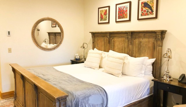 Quiet Lock-Off Room With King Bed in Mountain Village in Mountain Village