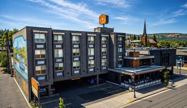 Rayland Hotel in The Dalles