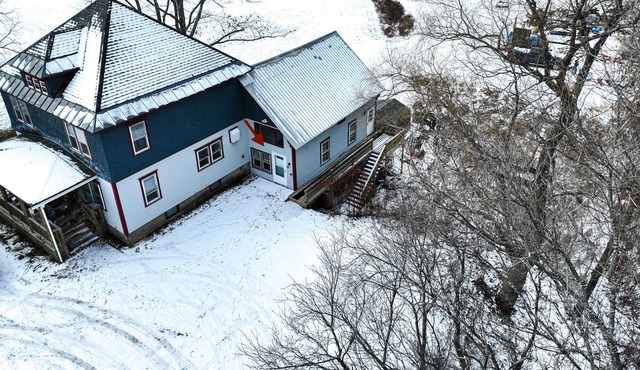 Riverfront apt with river & mtn views, beach access, canoes, hammock, firepit in Rochester