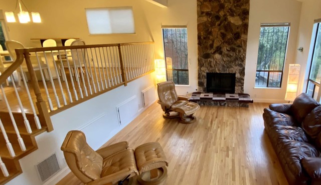Spacious Comfy Renovated 4 BR 3 bath, quiet location, convenient to 101/280 in Belmont