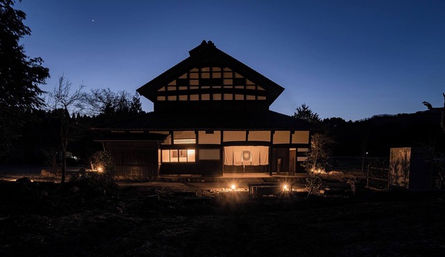 Spend a relaxing time with your loved one in a 120-year-old farmhouse. Enjoy the lovely satoyama time watching the ears of rice swaying in the wind, listening to birds singing, and looking up at the starry sky!