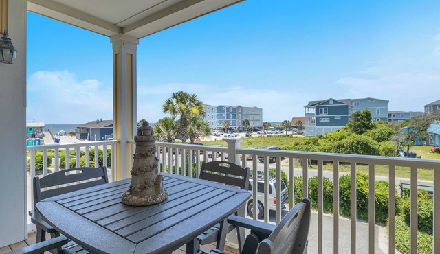 Star Fish: Ocean View Condo with Pool and Hot Tub in Oak Island