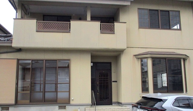 Stay like a vacation home just a 7-minute walk from Toyama Station! With 2 parking spaces [Inn for private use "Korere! Akae-tei"] *Please note the price.