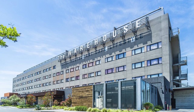 The HOTEL Well-hub Haneda (Formerly: Kawasaki King Skyfront Tokyu REI Hotel)