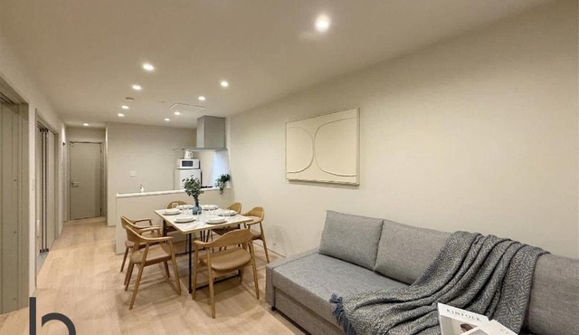 THE SAKAI SUITE by b hotel - New Spacious Apartments