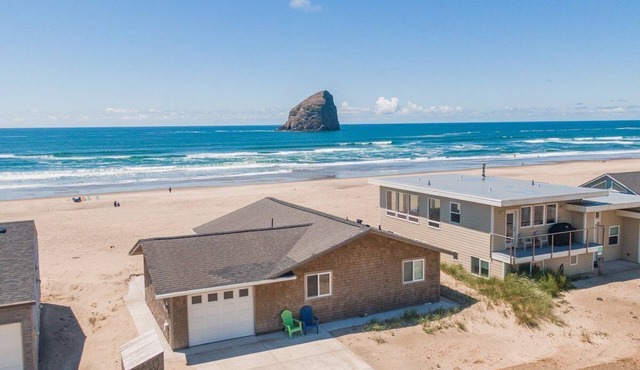 The Westerly Oceanfront, beach access, Pets OK! in Pacific City