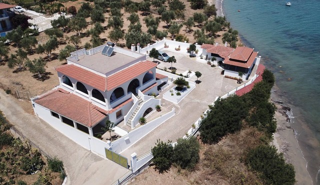 Unique sea view! Exposed located holiday apartment above the sea | Messenia, Pel in Gargarou