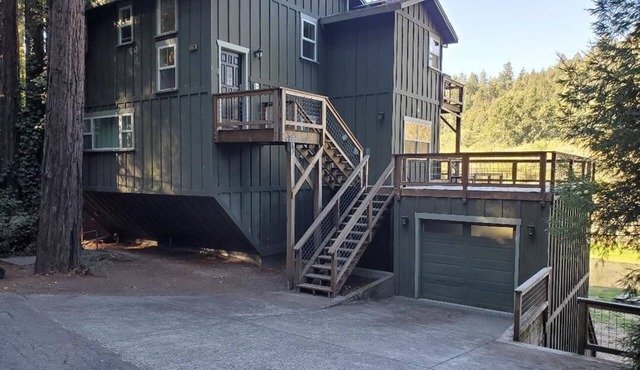Upscale Riverfront Magnificent Views & Hot Tub In Sonoma County Wine Country in Guerneville