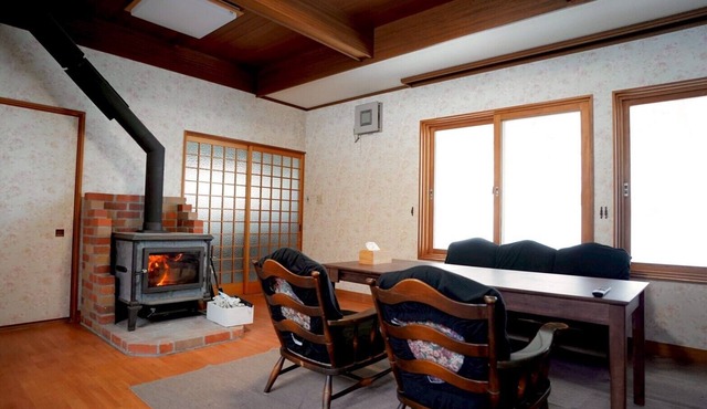 Walking distance to Oirase Keiryu stream! Relaxing House with Wood Stove|Towada City, Aomori Prefecture