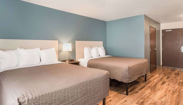 You Can Save In 2 Affordable Suites w/Kitchen | Good For Friends & Family in Newnan