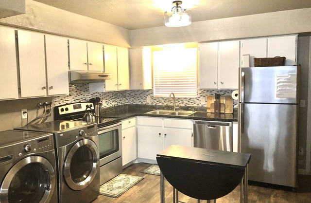 Townhome Located Salt City 