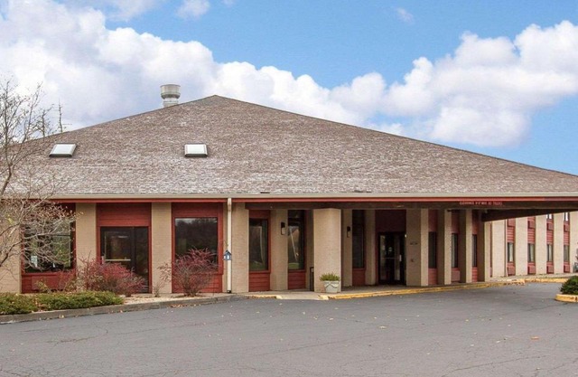 Macomb Inn 