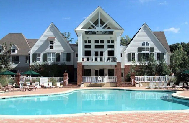 Sleeps 10 - Spacious 3BR Cottage - Family Friendly Resort - Close to Theme Parks in Williamsburg