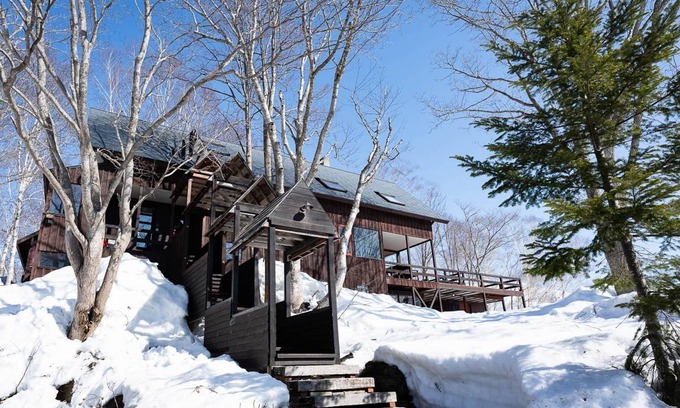 Niseko Hotel | 100 m² Hotel ∙ 3 bedrooms ∙ 8 guests