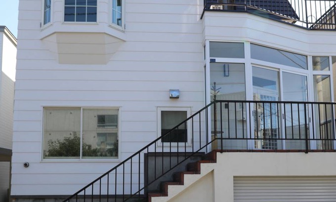 Nishi House | 200 m² House ∙ 6 bedrooms ∙ 15 guests