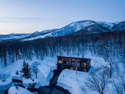 Niseko Ski Chalet | 480 m² Chalet ∙ 7 bedrooms ∙ 18 guests