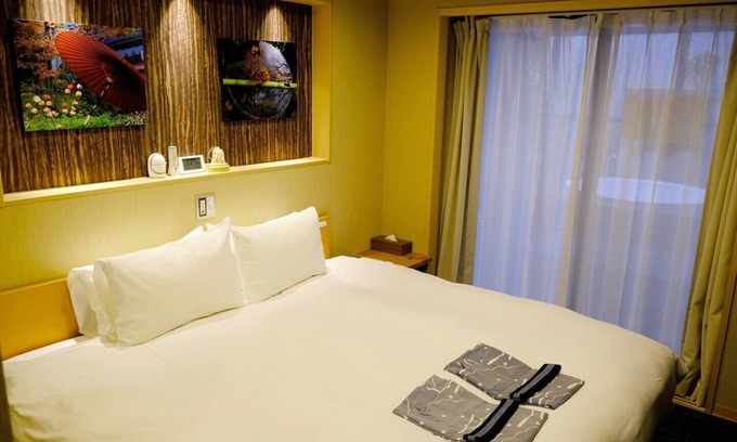 Shimogyo Apartment | Jacuzzi Suite