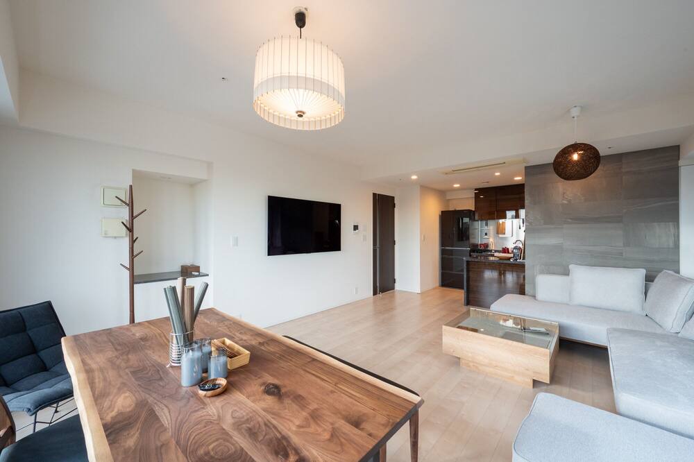 Shirokane Apartment | Tokyo luxurious 17th floor 2BR apartment. Monthly Rental.