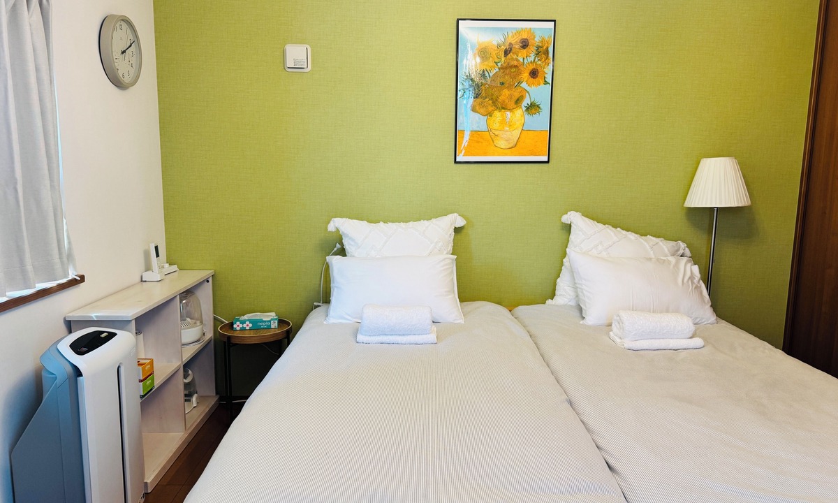 Machida House | A newly built ryokan in the western suburbs of Tokyo, 1 km from Tama Art University, 4 stations from Sanrio Puroland, 30 min. to Mt. Takao by car, 1 hr. to Mt! You can taste the deep Tokyo life!
