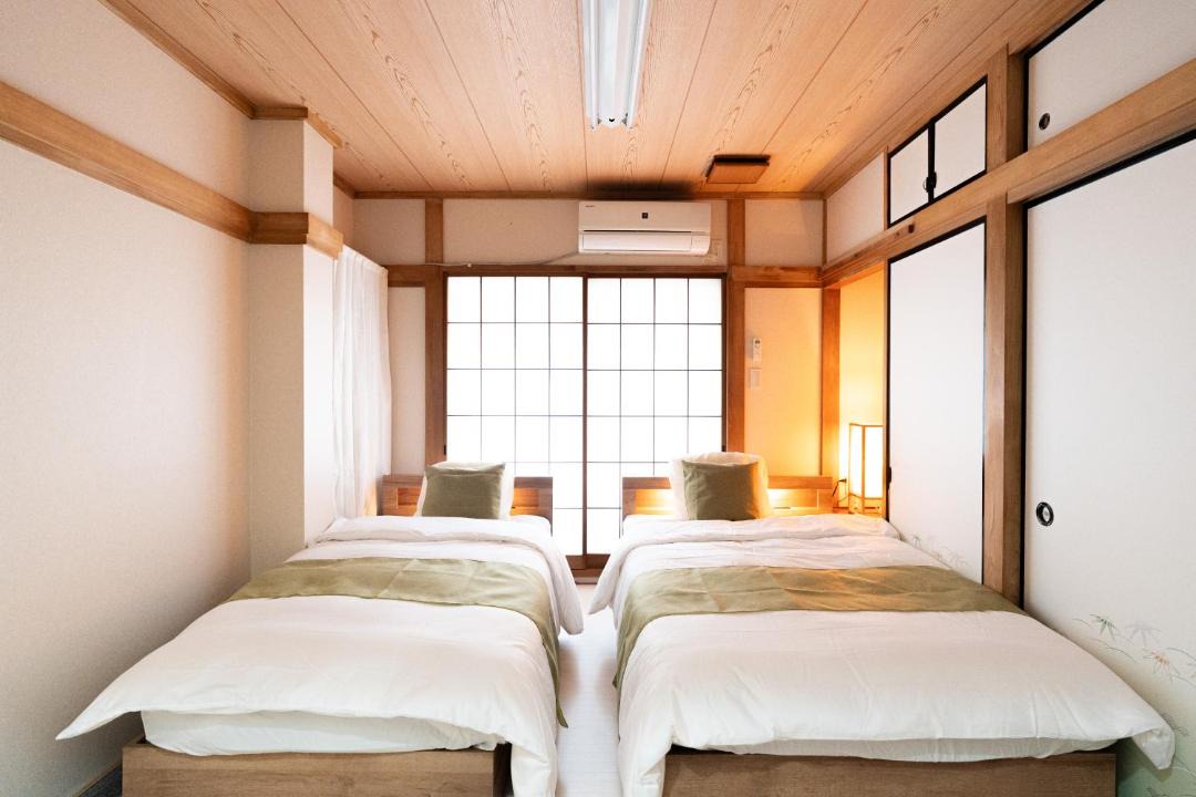 Higashiyotsugi Apartment | Yotsugi House 2nd Floor - Prime Location Near Asakusa and Skytree