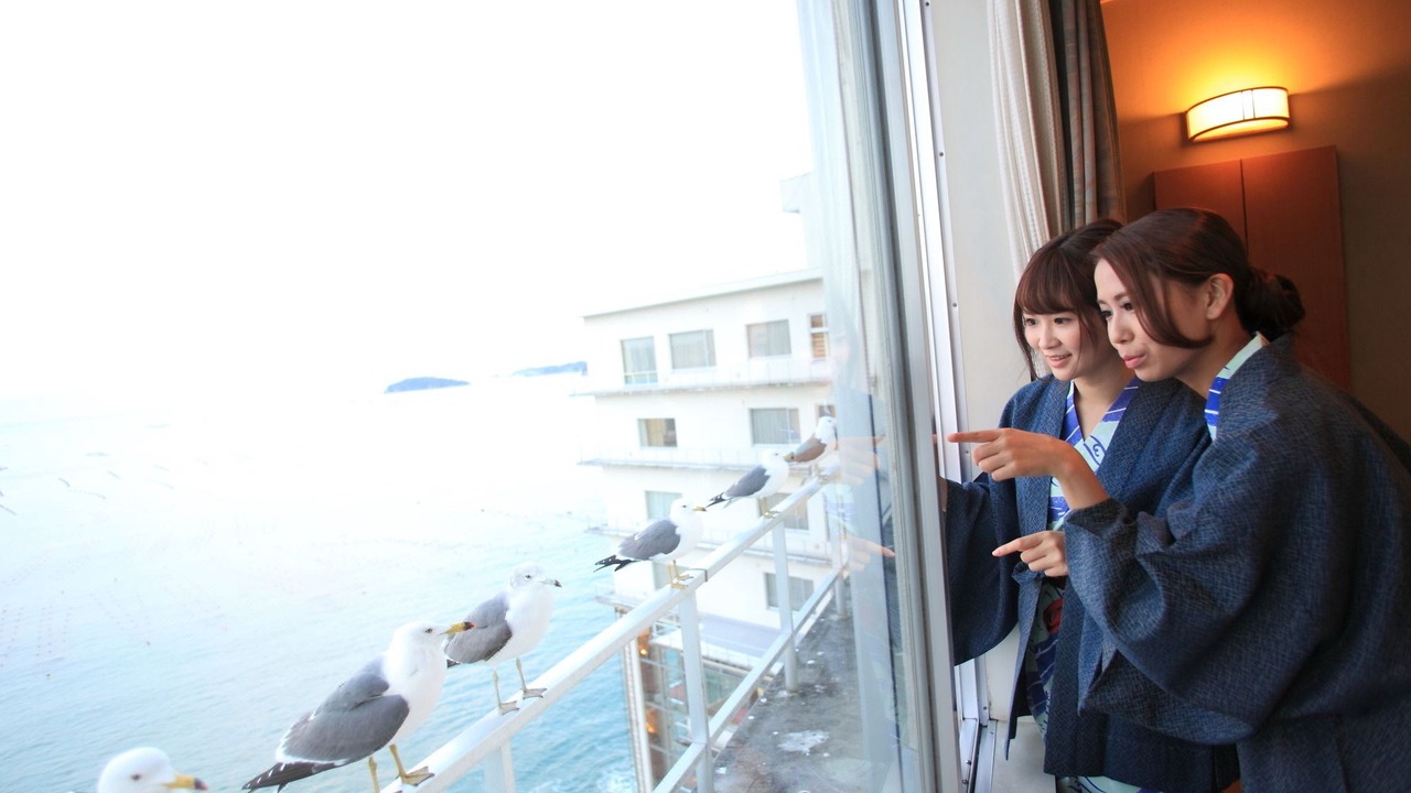 Photo of Human In Picture in Shizugawa