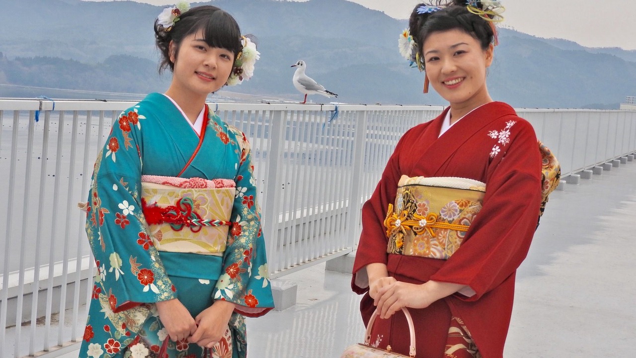 Photo of Human In Picture in Shizugawa