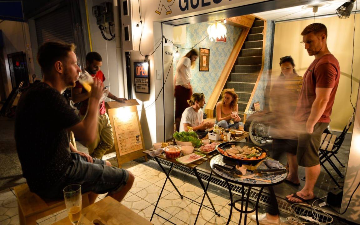 Photo of Human In Picture in Naniwa
