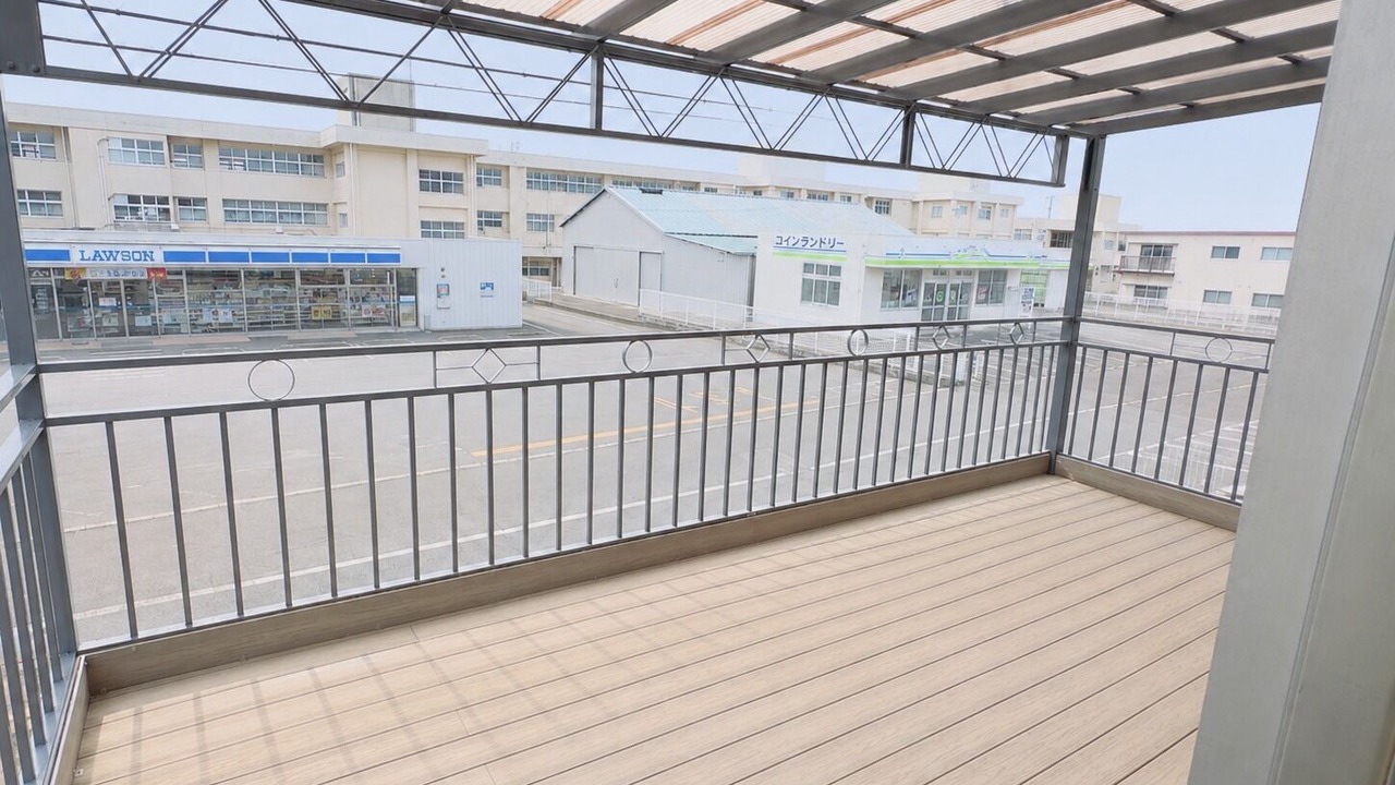 Photo of Patio Balcony in Omama