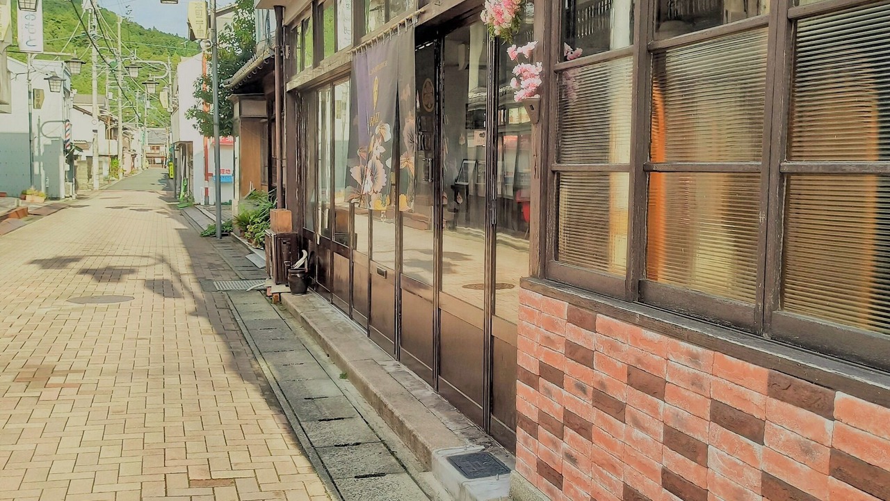 Photo of Outdoor in Ozu