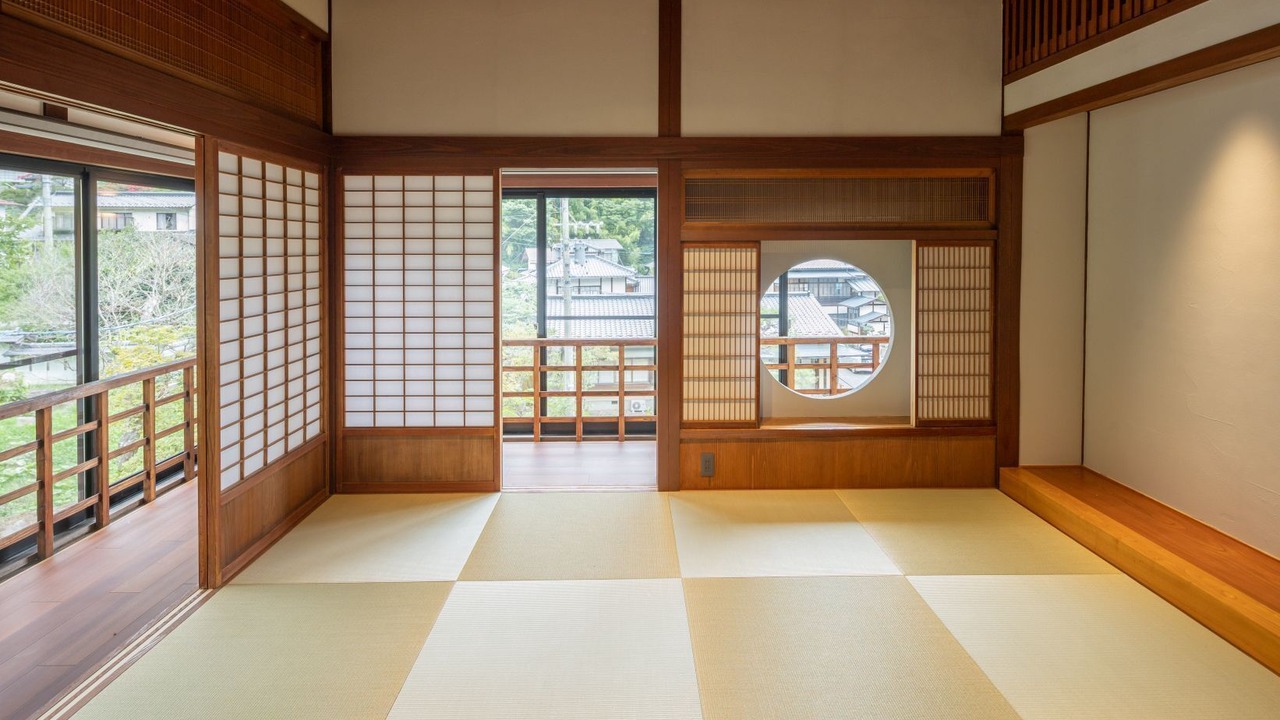 Photo of Others in Aoki