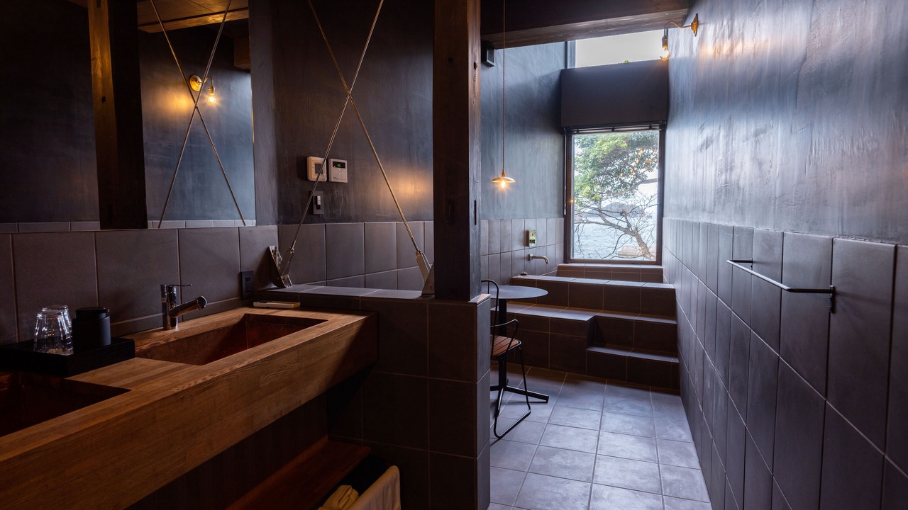Photo of Bathroom in Obama
