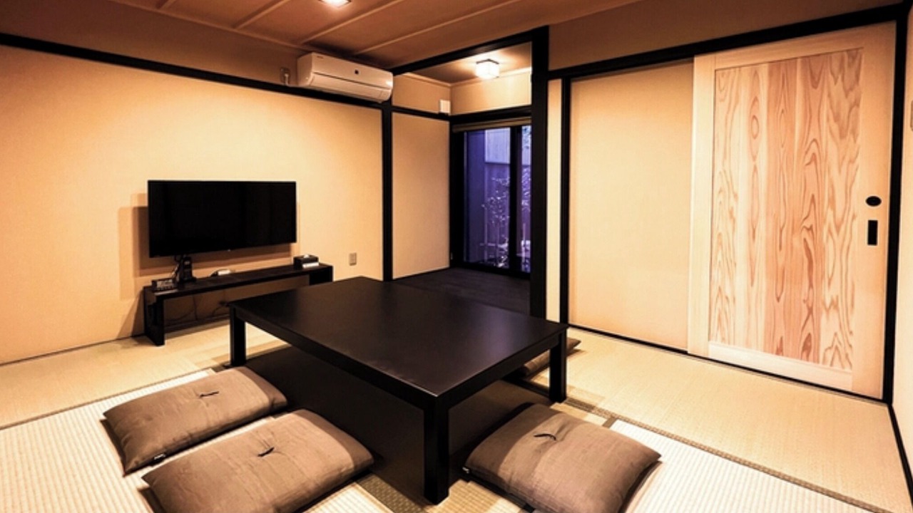 Photo of Others in Karasuma