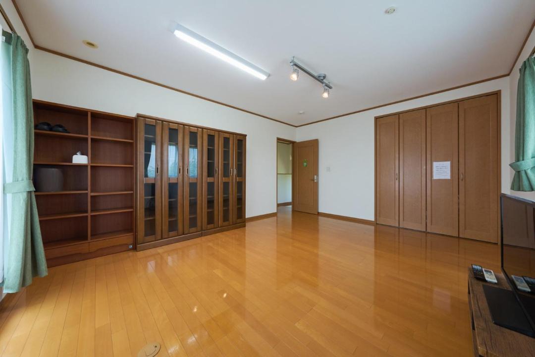 Photo of Others in Yokoshibahikari