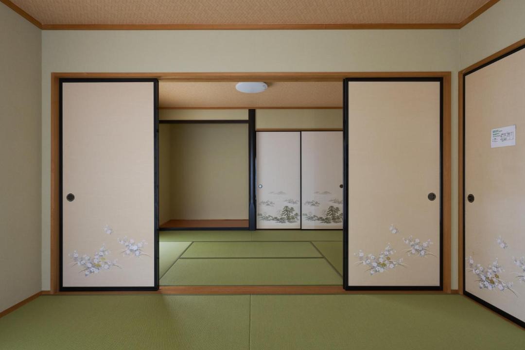 Photo of Others in Yokoshibahikari